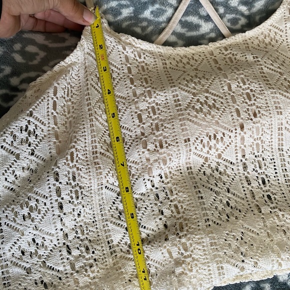 Billabong lace cropped tank size medium - Picture 6 of 9